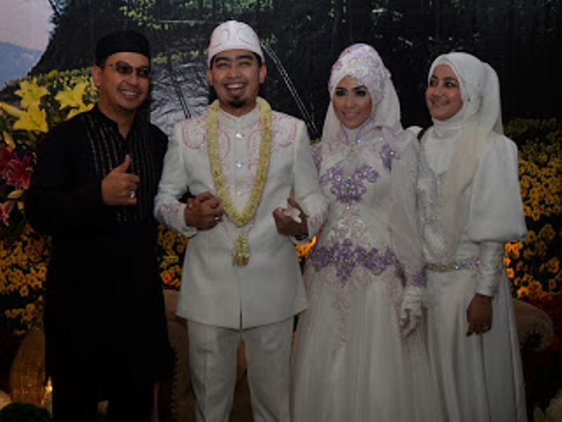 25+ Gaun Pengantin Muslimah Terindah Warna Putih, Inspirasi Terbaru!