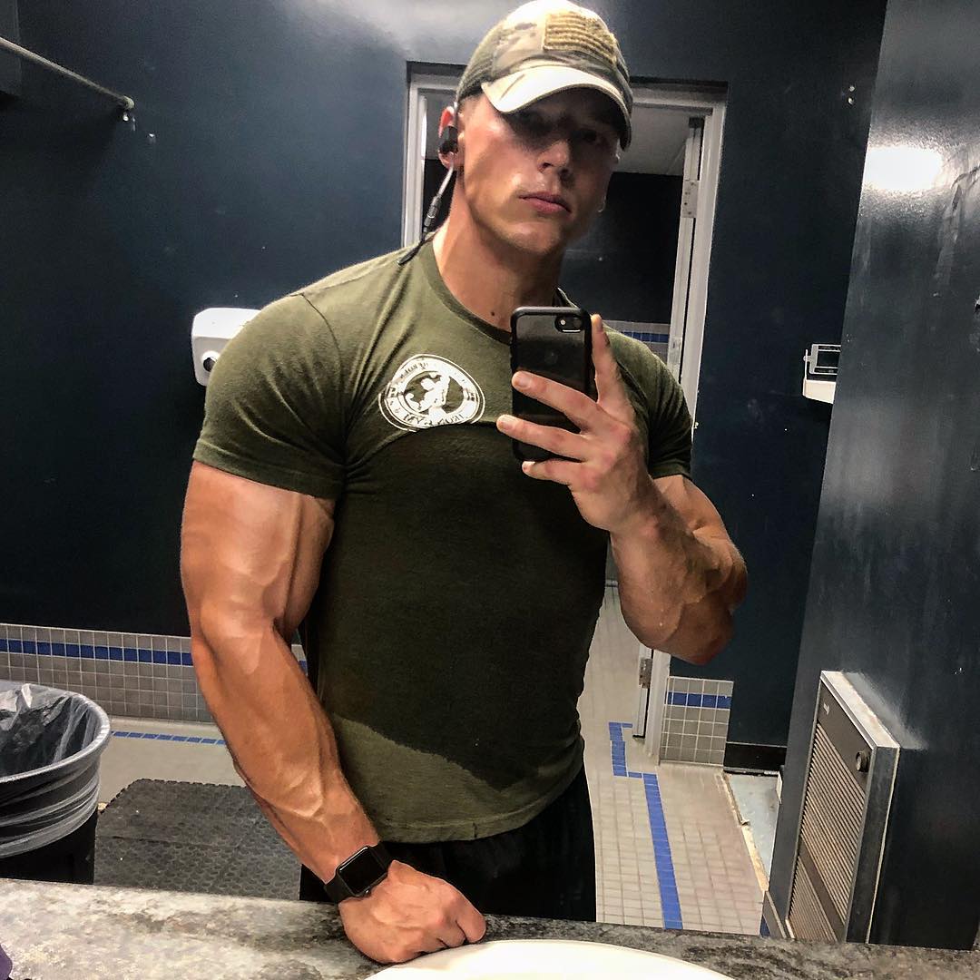 strong-sweaty-guy-trevor-lee-big-veiny-arms-young-masculine-hunk-selfie