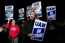 "What Is the Typical Earnings of a UAW Autoworker?"