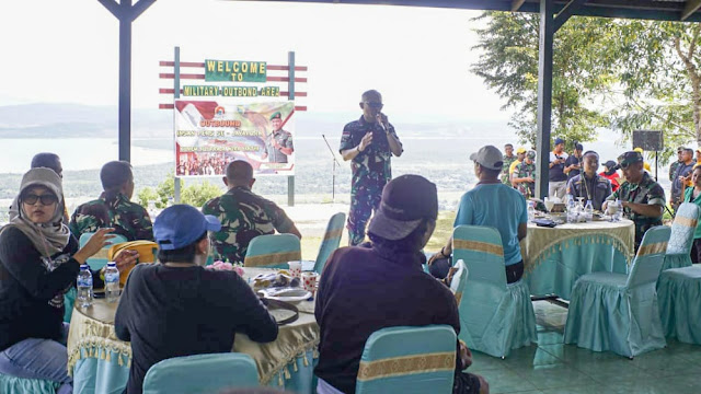 Dorong Kemajuan Perekonomian Papua, Satgas Yonif Raider 321/GT Perbaiki Jalan Trans Distrik Mbua