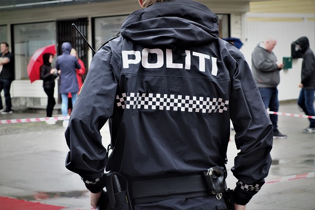 Αστυνομικοί ΧΟΥΝΤΑΣ ψαρεύουν ΡΟΥΦΙΑΝΟΥΣ: «Αν κάποιος διαδίδει θεωρίες συνωμοσίας ειδοποιήστε μας»