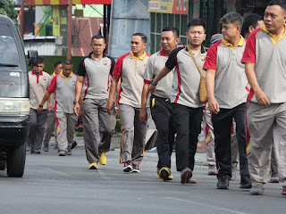 Jaga Kebugaran Personil, Polres Soppeng Laksanakan Olahraga Jalan Santai