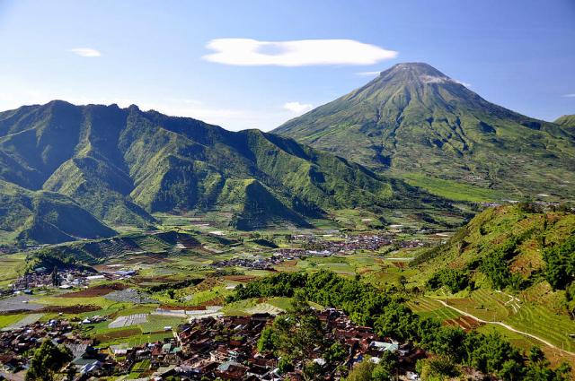 Pesona Wisata Dataran Tinggi Dieng Jawa Tengah 