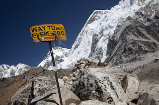 Way to Everest Sign Post