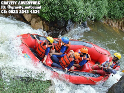 rafting di sungai palayangan bandung