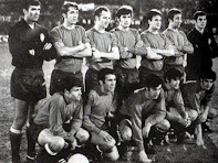 Selección de ESPAÑA - Temporada 1969-70 - Iríbar, Sol, Gallego, Eladio, Uriarte, Costas, Miguel Reina; Lora, Amancio, Gárate, Arieta II y Rojo I - ESPAÑA 2 (Arieta II), ALEMANIA 0 - 11/02/1970 - Partido amistoso - Sevilla, estadio Ramón Sánchez Pizjuán - Alineación: Iríbar; Sol (Melo, 85'), Gallego, Eladio; Uriarte, Costas; Lora, Amancio, Gárate (Ufarte, 69'), Arieta II y Rojo I