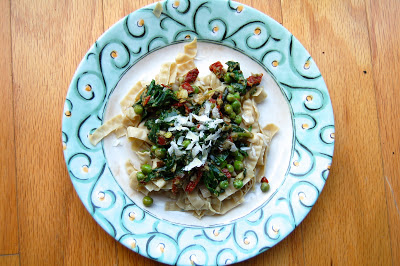 Spring Pea Pesto Pasta | www.kettlercuisine.com