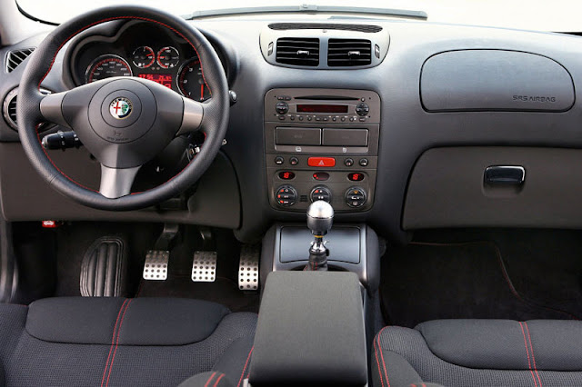 2007-Alfa-Romeo-GT-Interior