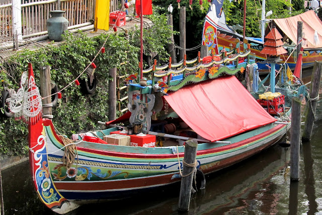 Disney Boat (c) Beth Ann Strub