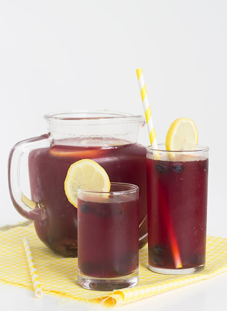 refreshing blueberry pomegranate lemonade iced tea