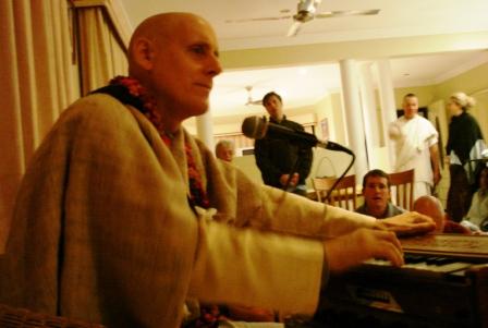 Sankarshan Das' Ecstatic Home Kirtan