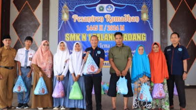 SMK negeri 1 Talang Padang Melaksanakan Program Bakti sosial Berbagi Sembako Dibulan Romadhon 