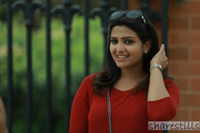 Divya Pillai in Ayal Njanalla malayalam film with Fahadh Faasil