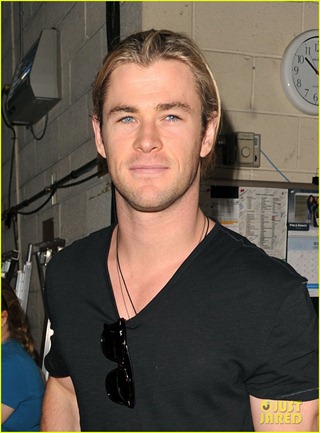 chris hemsworth as the huntsman
