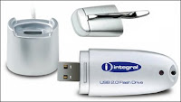 Clé USB INTEGRAL de 64 GB (120€).