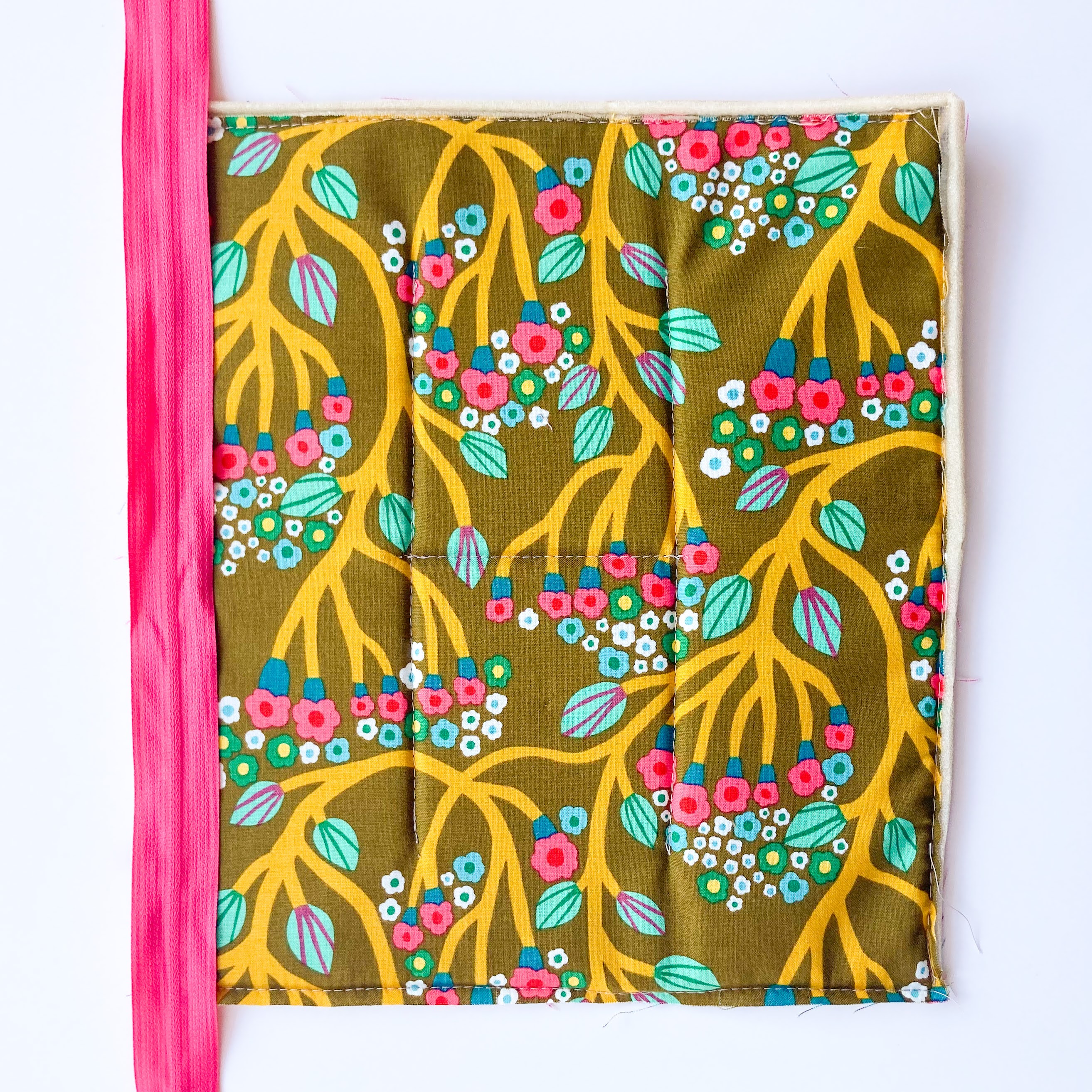 Blue Susan Makes: Grow Zipper Pouch Tutorial with Boxed Corners