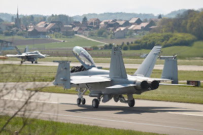 Ersetzt die Super Hornet ab 2025 die McDD F/A-18C Hornet?