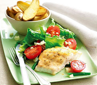 Fried fish with potato wedges