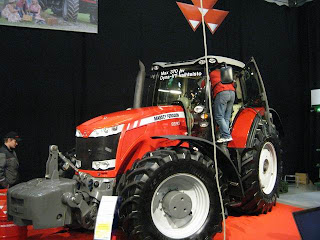 Massey Ferguson 8690 Pictures