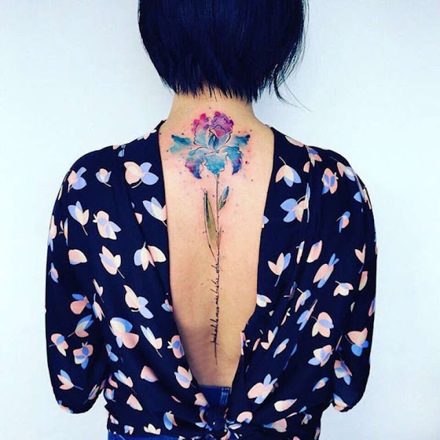 As belas tatuagens florais de Pis Saro