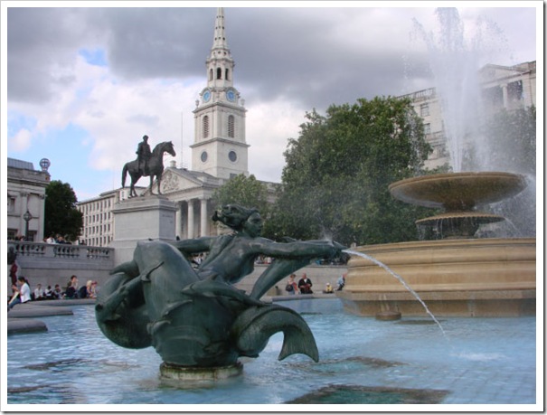Ttrafalgar Square fountains with Saint Martin-in-the-Fields in the background
