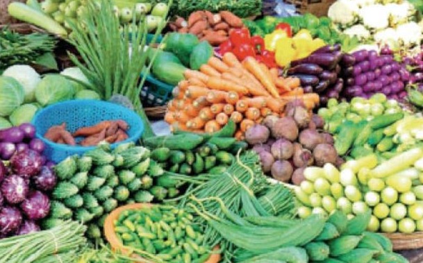 राहत की तरकारी:सब्जियों के दाम 70% तक घटे, प्याज के दाम 25 रुपए किलो तक कम; पांच दिनों में आवक दोगुनी होने का असर