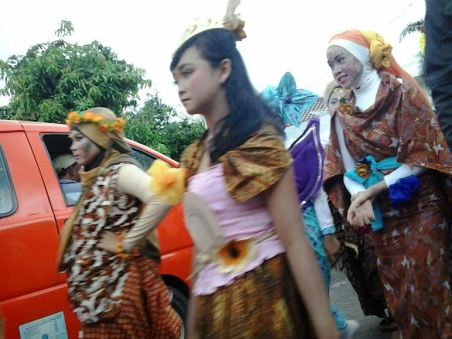 Karnaval Cewek Cantik Batang