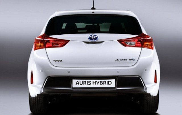 2016 Toyota Auris hybrid PRICE