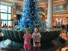 Atlantis The Palm lobby glass sculpture