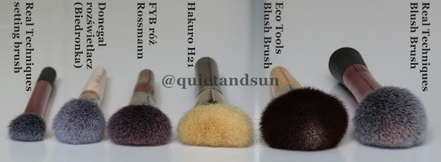 Make up brush comparison