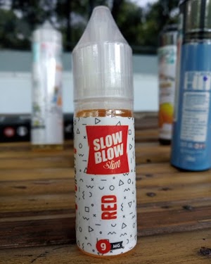 Liquid Salt Nic SLOW BLOW Slim - RED (Strawberry Candy Ice)
