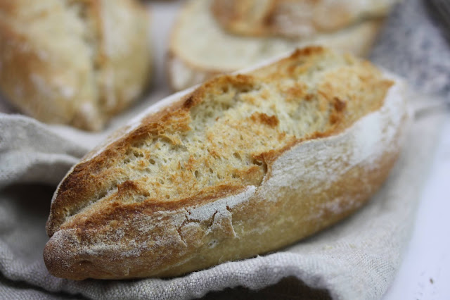 Rustikale Baguette Brötchen nach Plötzblog