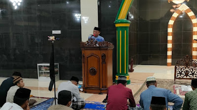 Camat Ujung Bulu Shalat Tarwih Pertama di Masjid Agung Bulukumba, Ini Harapannya!