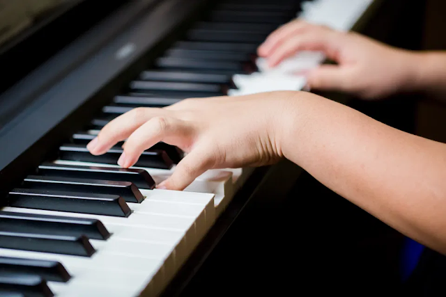 Video | Niña de 4 años descubre sus habilidades con el piano durante la pandemia y próximamente se presentará en el Carnegie Hall de Nueva York