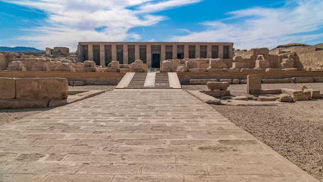 Храм Сети I в Абидосе, где хранятся загадочные резные фигурки Абидоса