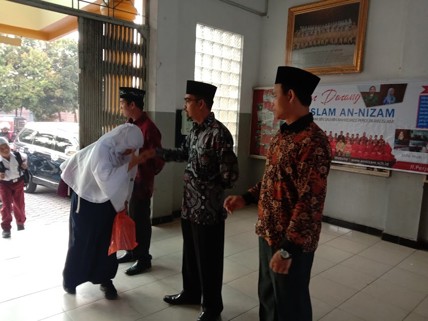 Menyambut kedatangan Siswa/siswi SMP Swasta An-Nizam