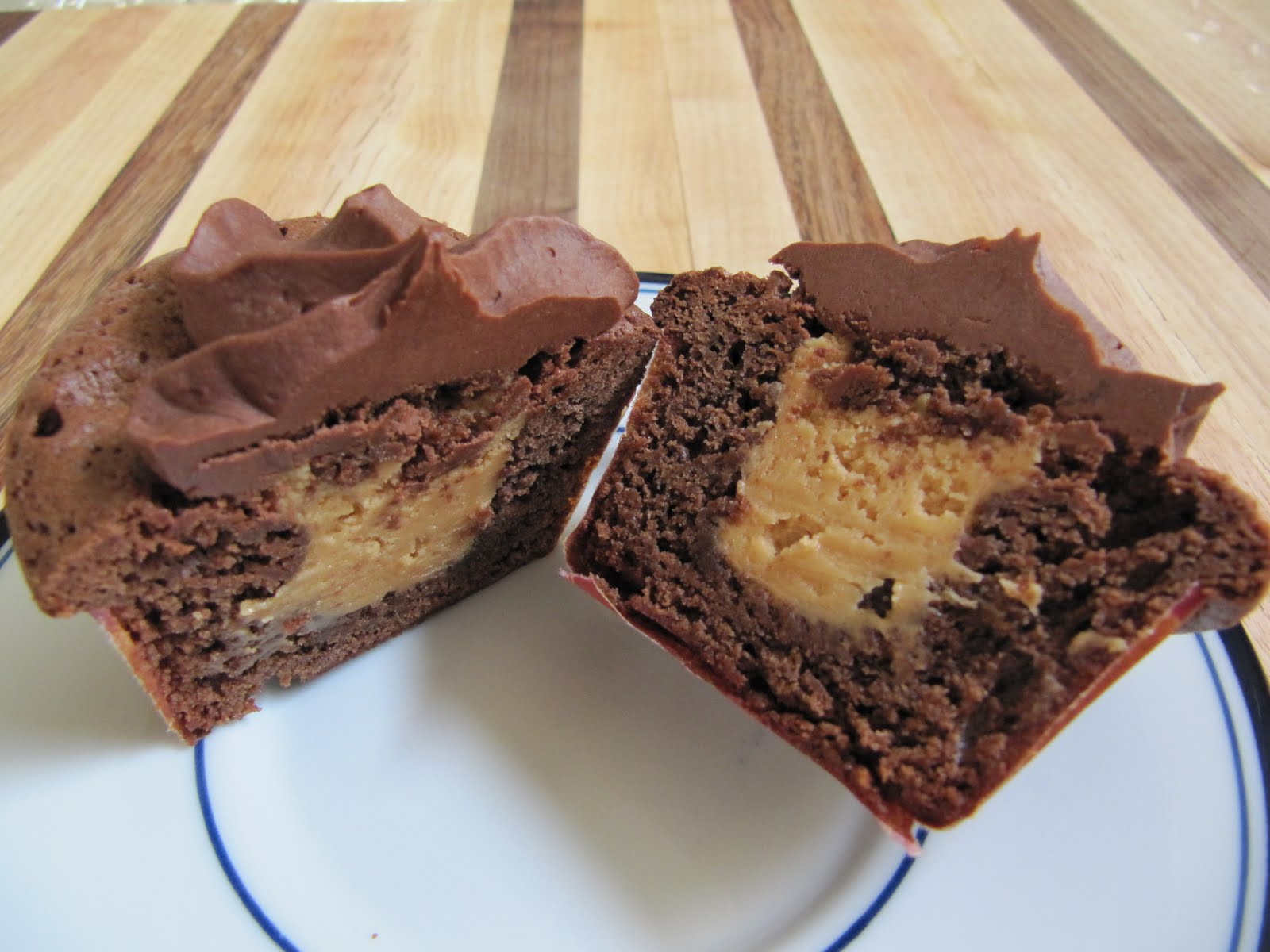 Peanut Butter Filling Cupcakes