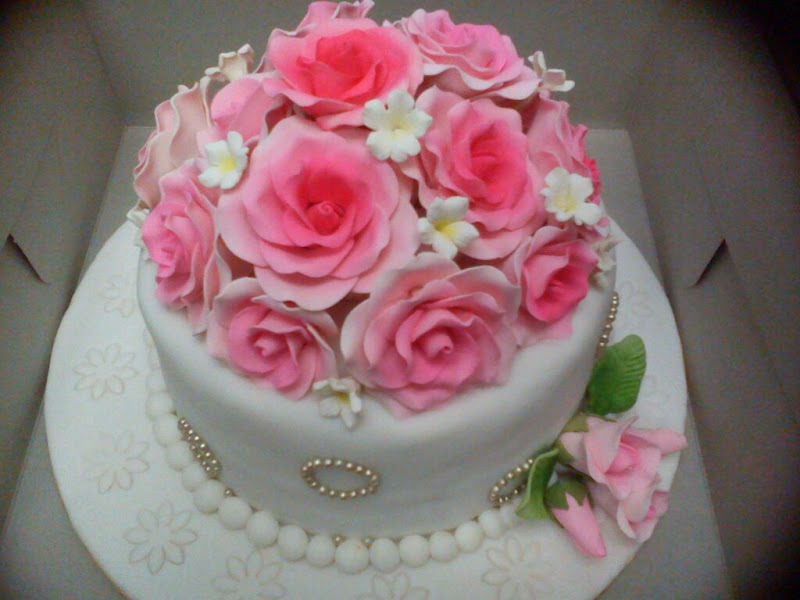 Balqisyia's Choc Shop: FONDANT HANTARAN CAKE