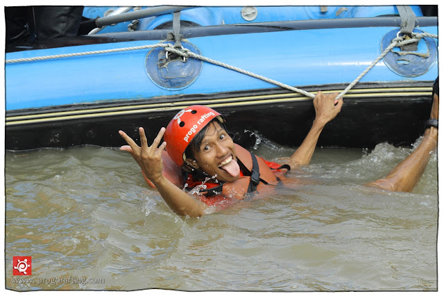 Waktu ikut Arung Jeram di Progo Atas, Magelang