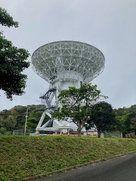 VERA小笠原観測所の電波望遠鏡