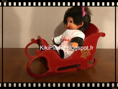 meubles miniatures fait main pour kiki ou monchhichi handmade traîneau père noel