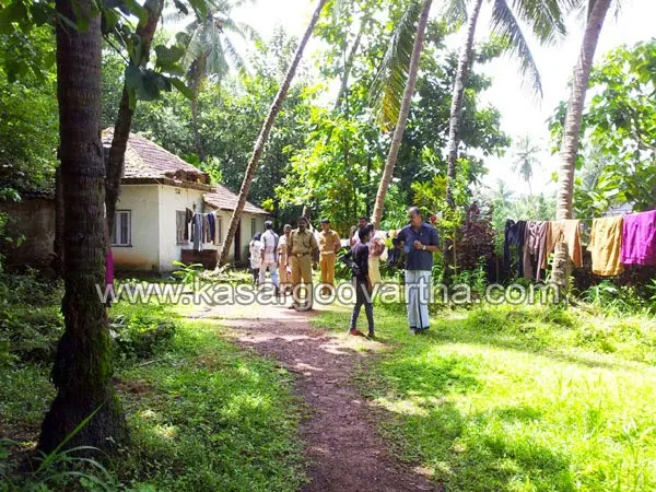 kasaragod, Kerala, Robbery, House, Gold, Cash, Dog squad, Town police, Window, Robbery in Thalangara. 