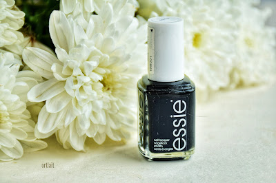 essie_licorice