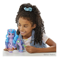 My Little Pony Izzy Moonbow See Your Sparkle Make Your Mark Brushable Toy