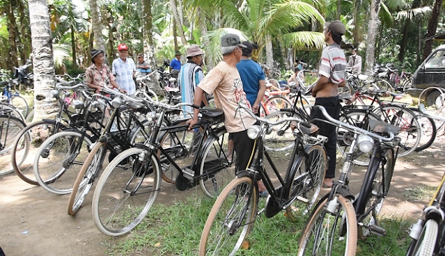 Pasar Sepeda Petanahan Menjadi Surganya Para Pecinta Sepeda Tua dan Antik di Kebumen