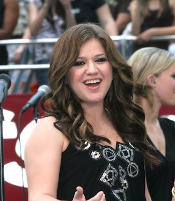 Kelly Clarkson hairstyles