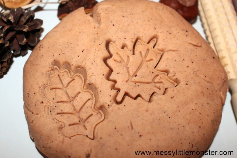 no cook autumn playdough recipe - sensory play recipes for kids