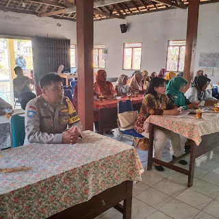 BHABINKAMTIBMAS KALURAHAN KARANGWUNI  HADIRI REMBUG STUNTING