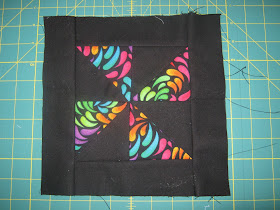 Pinwheel Quilt Block www.sewplus.blogspot.com