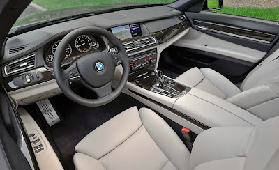 2011 BMW 740i Dashboard